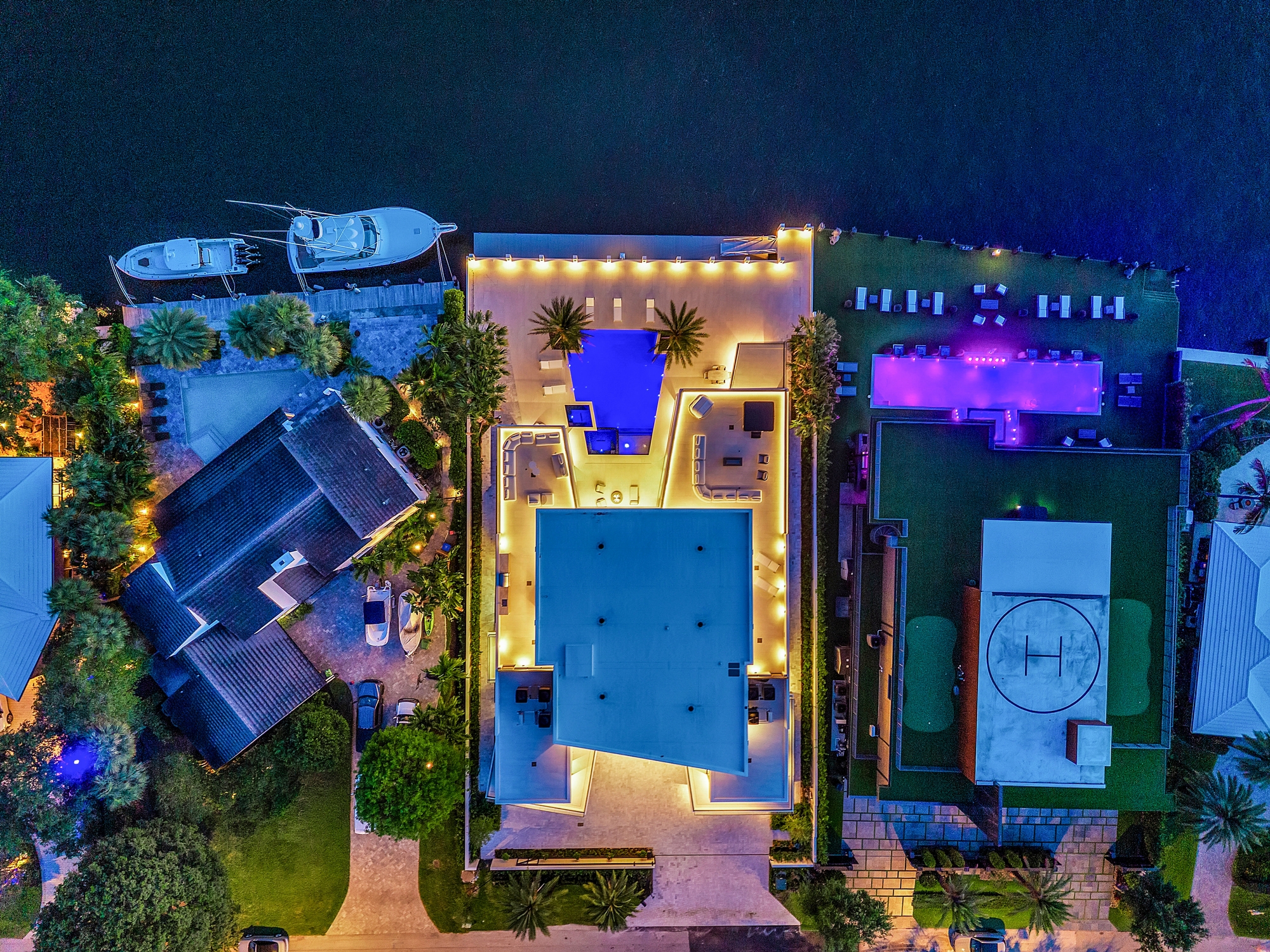 725 Middle River Dr